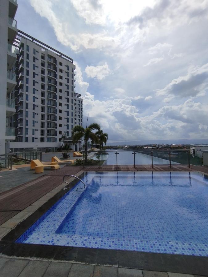 Mactan Newtown Seaview Condo By Fjcivo Lapu-Lapu City Exterior photo