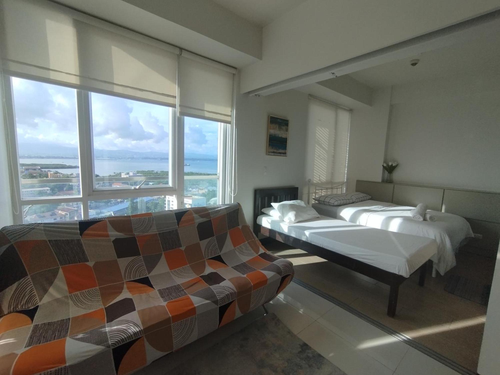 Mactan Newtown Seaview Condo By Fjcivo Lapu-Lapu City Exterior photo